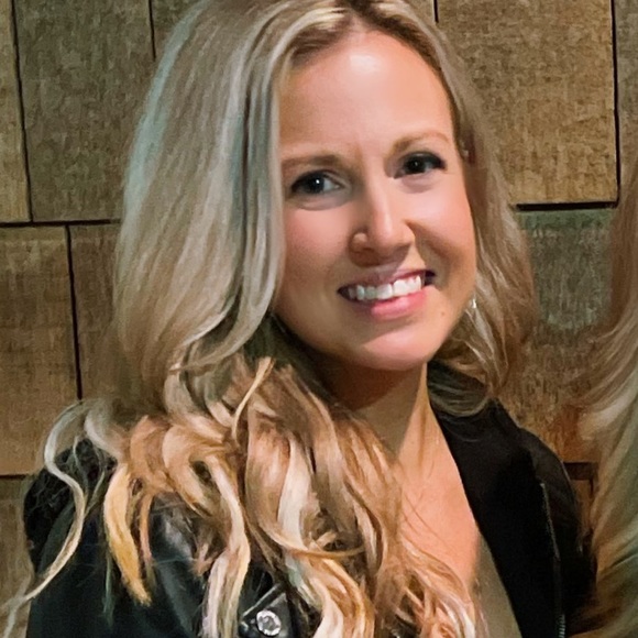 Meet your Posher, Jen - Picture 2 of 2